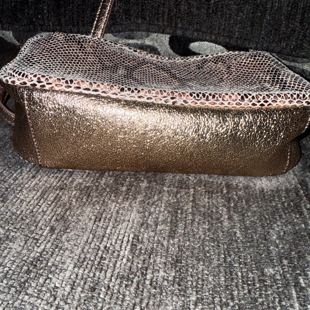 ✨ G.I.L.I. Snake Embossed Leather Rose Gold Crossbody Bag + Pouch ✨ - Picture 9 of 16
